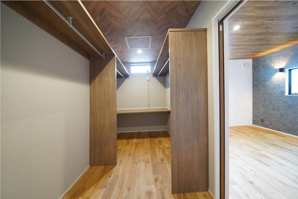 シンプルで美しい片流れ屋根のVintage Modern Styleの平屋