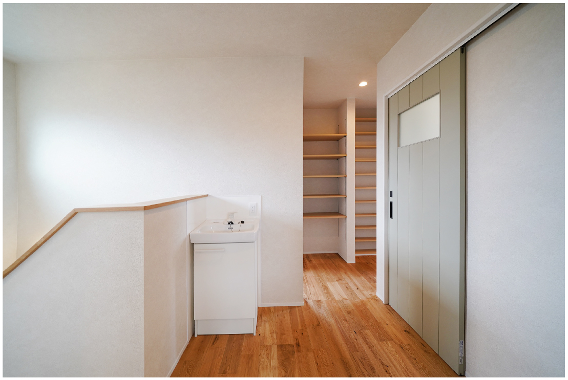 照明や壁紙などインテリアにこだわったNatural Modern Styleの家